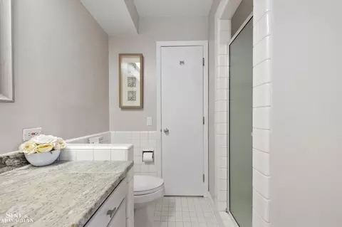 Bath - 15827 Windmill Pointe, Grosse Pointe Park, MI 48230 photo 3 of 5