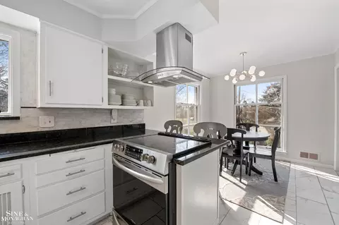 Kitchen - 15827 Windmill Pointe, Grosse Pointe Park, MI 48230 photo 3 of 3
