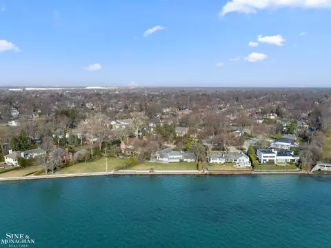 View/Area - 15827 Windmill Pointe, Grosse Pointe Park, MI 48230 photo 2 of 8