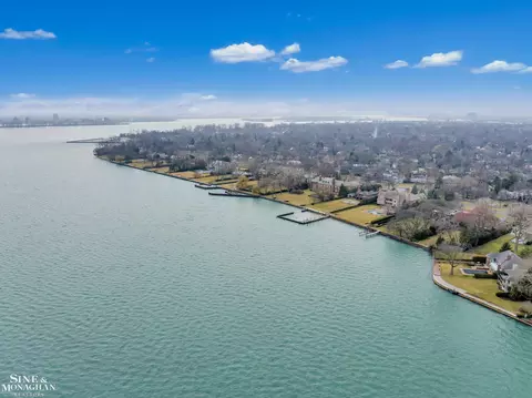 View/Area - 15827 Windmill Pointe, Grosse Pointe Park, MI 48230 photo 4 of 8