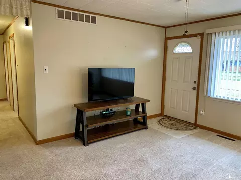 Entry Way - 18542 Hinton, Riverview, MI 48193 photo 1 of 3