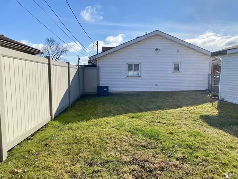 Exterior - 18542 Hinton, Riverview, MI 48193 photo 7 of 11