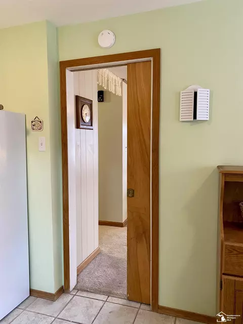 Entry Way - 18542 Hinton, Riverview, MI 48193 photo 3 of 3