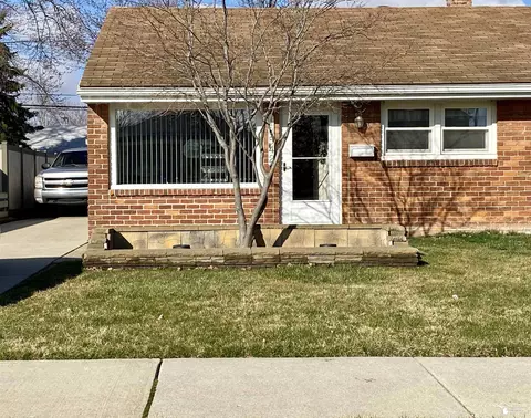 Exterior - 18542 Hinton, Riverview, MI 48193 photo 4 of 11