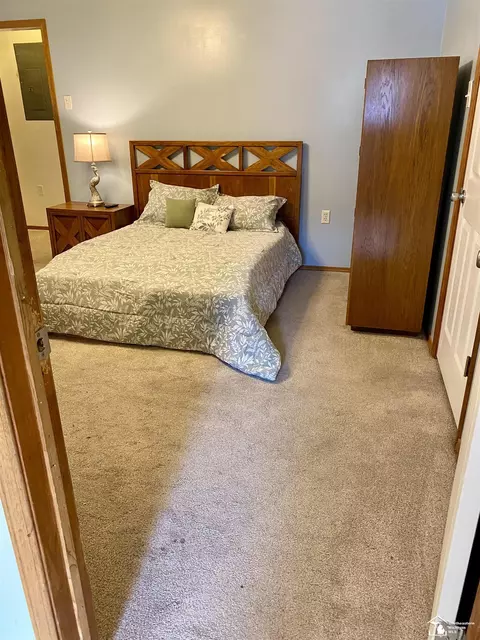 Bedroom - 18542 Hinton, Riverview, MI 48193 photo 3 of 8