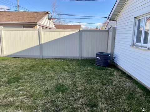 Exterior - 18542 Hinton, Riverview, MI 48193 photo 11 of 11
