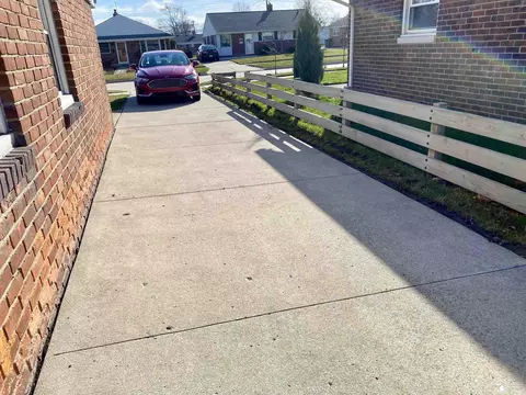 Exterior - 18542 Hinton, Riverview, MI 48193 photo 6 of 11