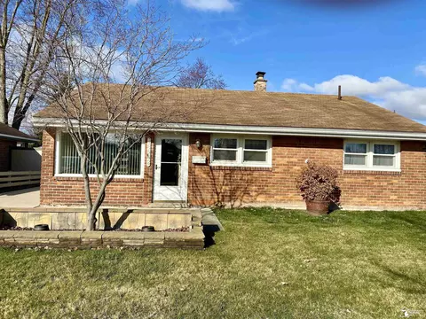 Exterior - 18542 Hinton, Riverview, MI 48193 photo 2 of 11