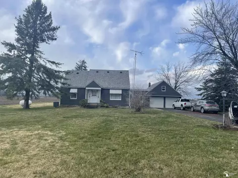 1350 S Otter Crk, Monroe, MI 48161