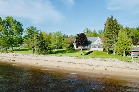7043 Gra-al Shores S5, Rapid River, MI 49878