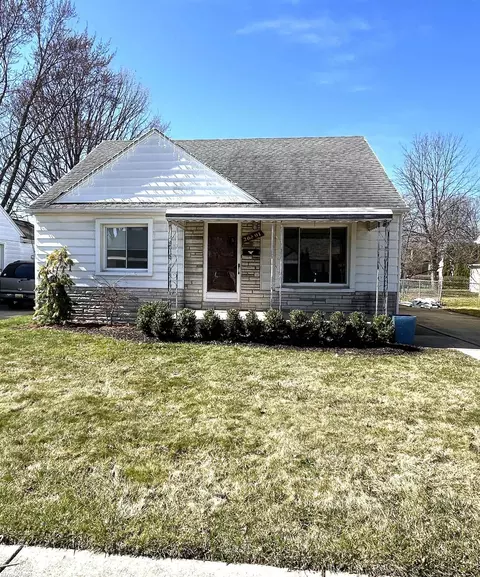 26801 Hollywood, Roseville, MI 48066