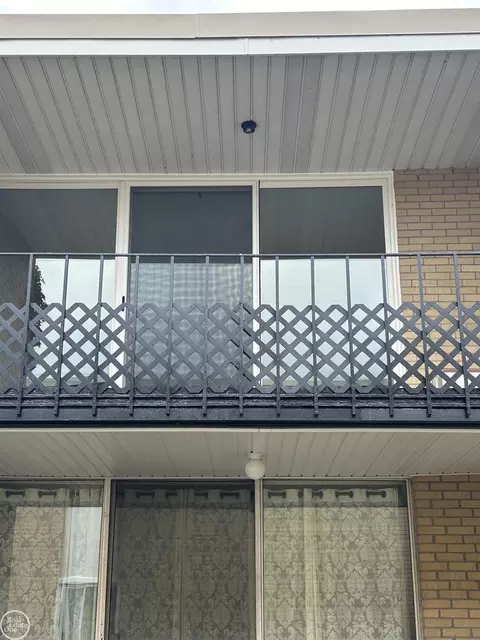 28111 Jefferson #A8, Saint Clair Shores, MI 48081