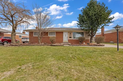 30124 Gloede, Warren, MI 48088