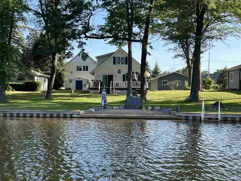 2920 E Huckleberry, Farwell, MI 48622