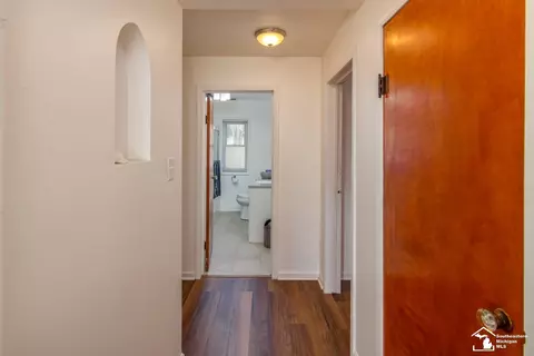 Entry Way - 30664 Beverly, Romulus, MI 48174 photo 2 of 2