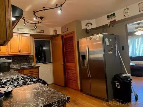 737 Liberty, Algonac, MI 48001 photo 4