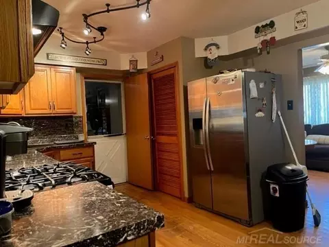 737 Liberty, Algonac, MI 48001 photo 6