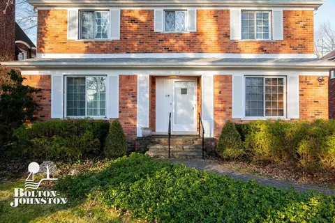 1221 Yorkshire, Grosse Pointe Park, MI 48230 photo 2