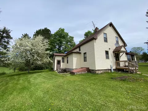 2800 M189, Iron River, MI 49935