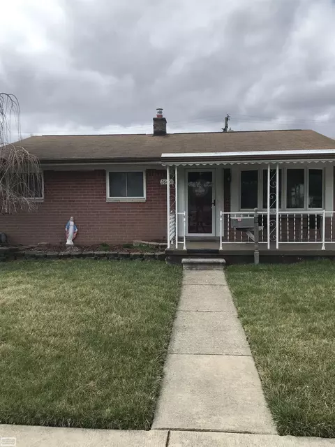 26601 Roberta, Roseville, MI 48066