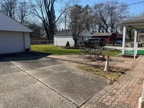 Exterior - 341 Belanger, Grosse Pointe Farms, MI 48236 photo 8 of 12