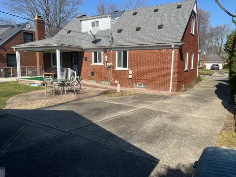 Exterior - 341 Belanger, Grosse Pointe Farms, MI 48236 photo 3 of 12