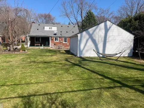Exterior - 341 Belanger, Grosse Pointe Farms, MI 48236 photo 6 of 12