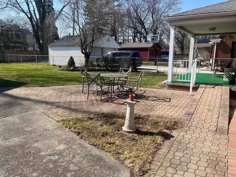 Exterior - 341 Belanger, Grosse Pointe Farms, MI 48236 photo 7 of 12