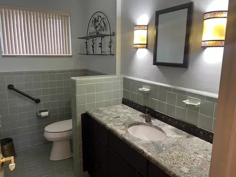 Bath - 341 Belanger, Grosse Pointe Farms, MI 48236 photo 1 of 1