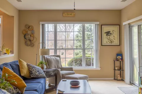 Living - 45733 Heather Rdg, Macomb, MI 48044 photo 2 of 4