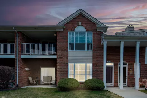 45733 Heather Rdg, Macomb, MI 48044
