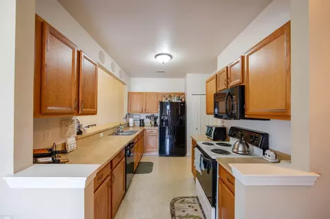 Kitchen - 45733 Heather Rdg, Macomb, MI 48044 photo 1 of 4