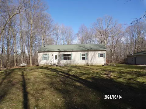 10065 Dorwood, Burt, MI 48417