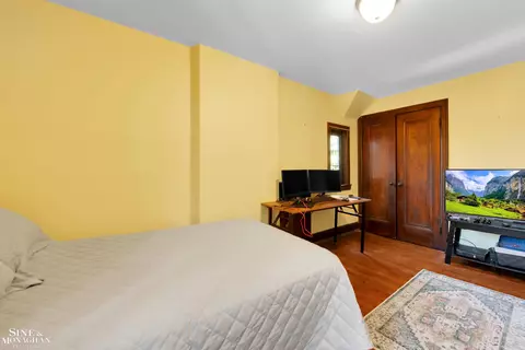 Bedroom - 780 Washington, Grosse Pointe, MI 48230 photo 4 of 6