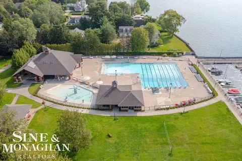 Exterior - 780 Washington, Grosse Pointe, MI 48230 photo 9 of 10