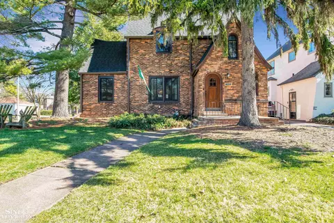 780 Washington, Grosse Pointe, MI 48230