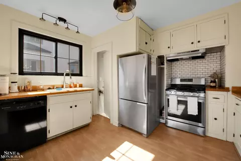 Kitchen - 780 Washington, Grosse Pointe, MI 48230 photo 1 of 1