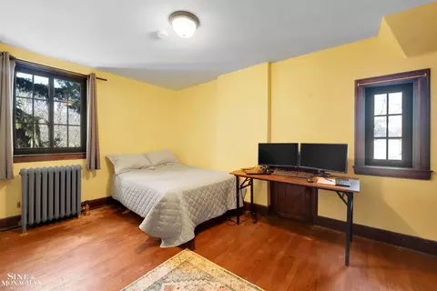 Bedroom - 780 Washington, Grosse Pointe, MI 48230 photo 3 of 6