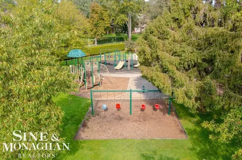 View/Area - 780 Washington, Grosse Pointe, MI 48230 photo 3 of 3