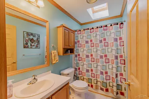 Bath - 12955 E Burt, Birch Run, MI 48415 photo 1 of 4