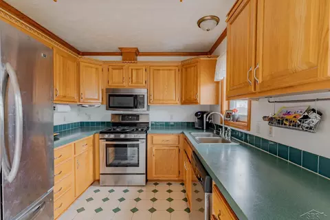 Kitchen - 12955 E Burt, Birch Run, MI 48415 photo 1 of 2