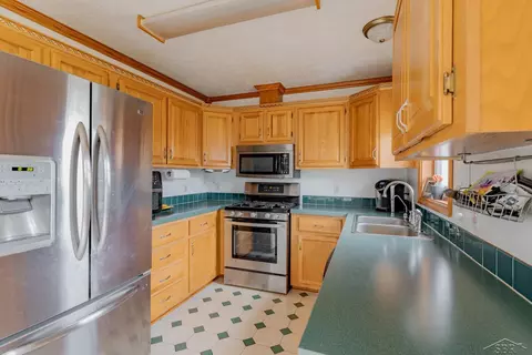 Kitchen - 12955 E Burt, Birch Run, MI 48415 photo 2 of 2