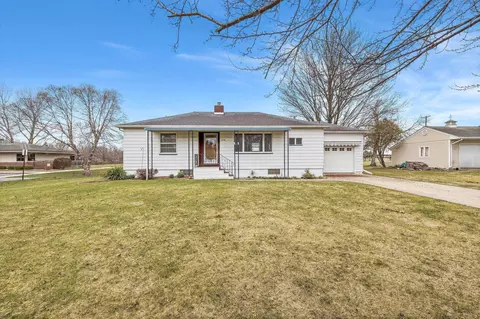 814 W Midland, Auburn, MI 48611