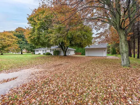 Exterior - 8901 Jackman, Temperance, MI 48182 photo 9 of 10