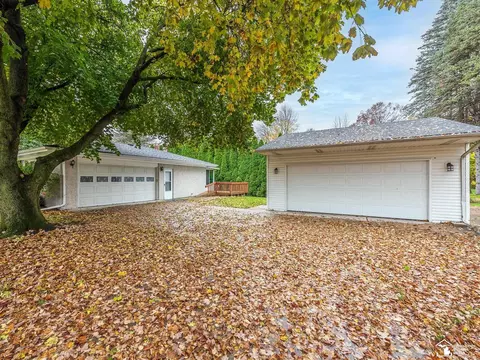 Exterior - 8901 Jackman, Temperance, MI 48182 photo 10 of 10