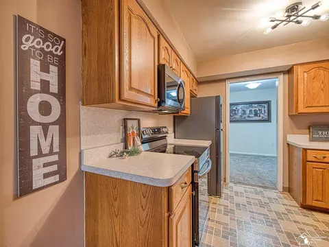 Kitchen - 8901 Jackman, Temperance, MI 48182 photo 3 of 4