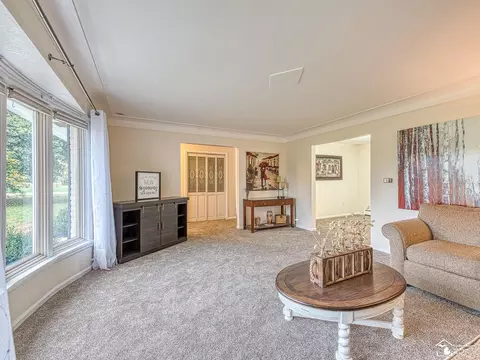 Living - 8901 Jackman, Temperance, MI 48182 photo 5 of 6