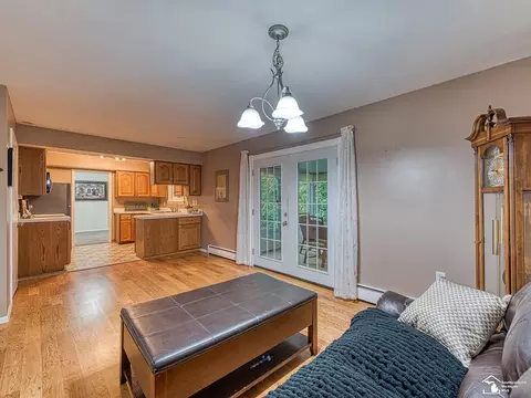 Living - 8901 Jackman, Temperance, MI 48182 photo 2 of 6