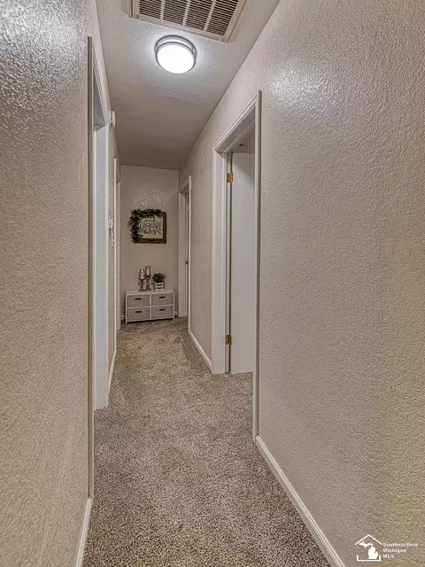 Entry Way - 8901 Jackman, Temperance, MI 48182 photo 4 of 5