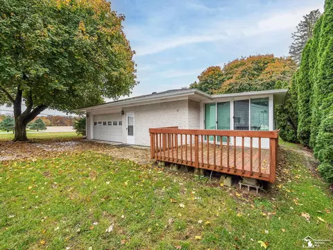 Exterior - 8901 Jackman, Temperance, MI 48182 photo 5 of 10